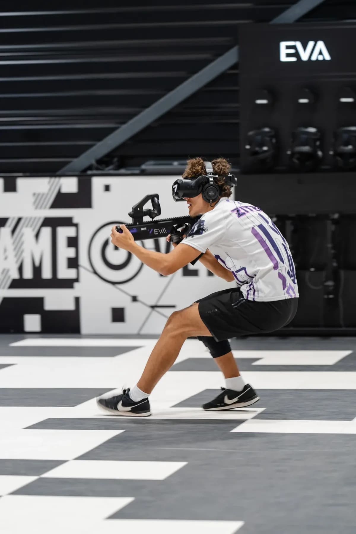 Player in virtual reality in the Eva arena