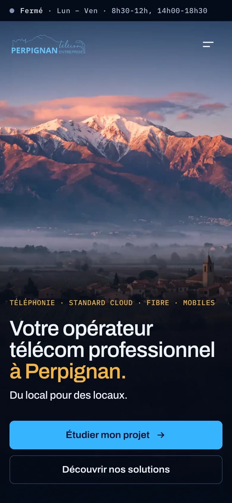Perpignan Télécom on a phone
